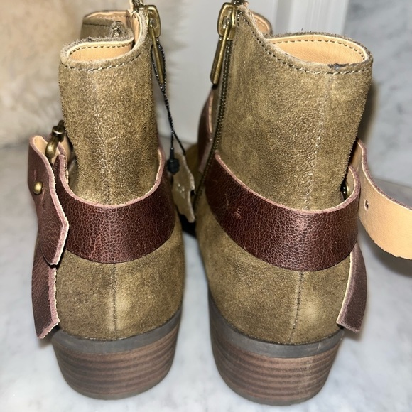 NEW! American Rag Briana Suede Booties in Olive, Multiple Sizes - Picture 8 of 12